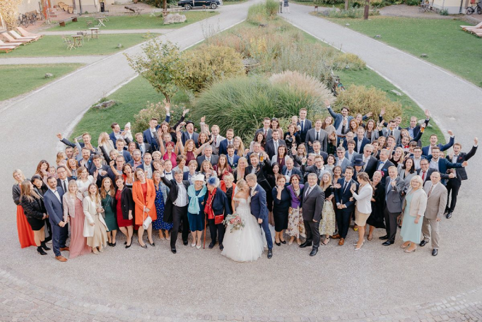 Gäste bei der Hochzeit