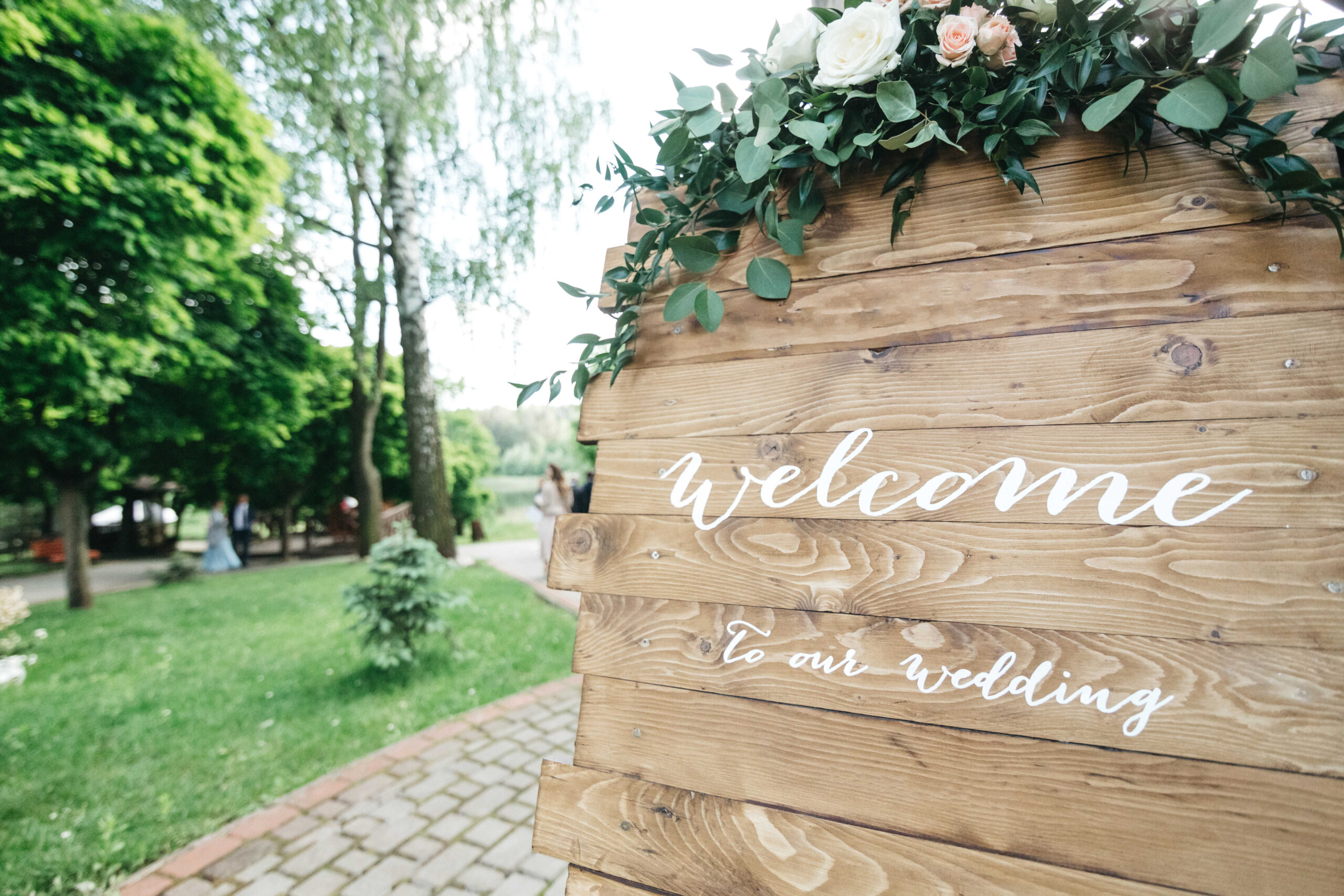 Welcome to Wedding - Herkömmliche Motto für Willkommenschild zur Hochzeit!