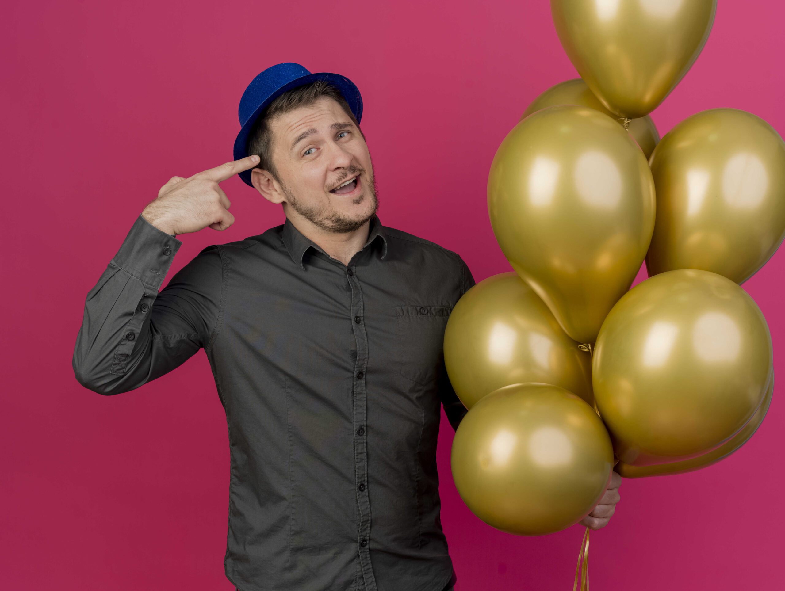 Verstecken Sie kleine Geschenke oder Gutscheine im Inneren der Ballons und lassen Sie das Paar sie öffnen, um die Überraschung zu entdecken, sobald sie platzen.