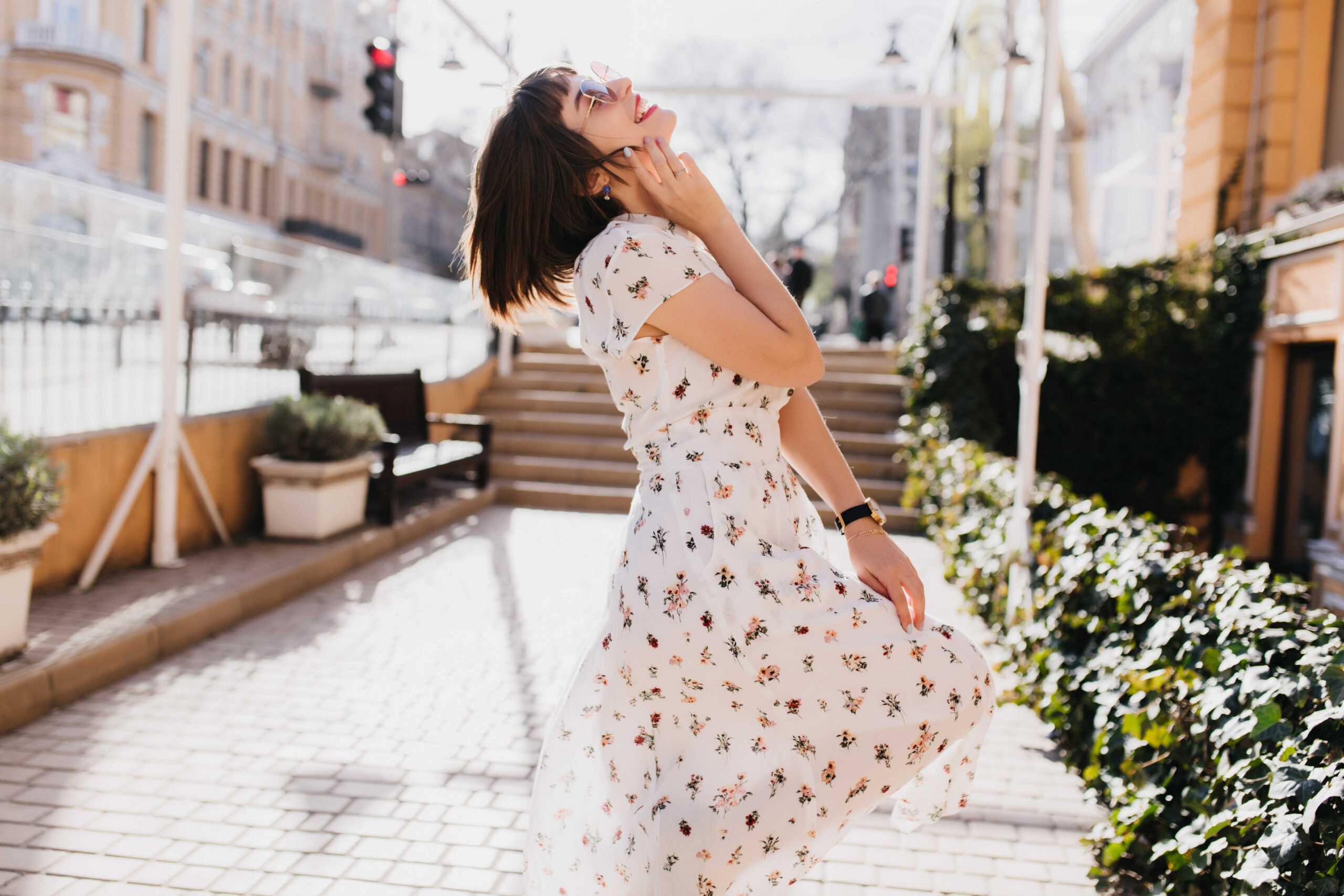 Cocktailkleid mit Blumenmuster - Perfekt Look für outfit goldene hochzeit damen